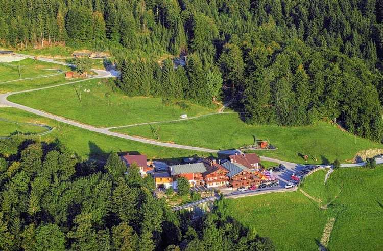 Aufnahme vom Gelände des Alpengasthofs