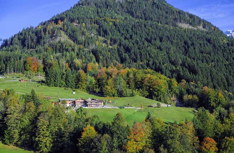 Aufnahme vom Gelände des Alpengasthofs
